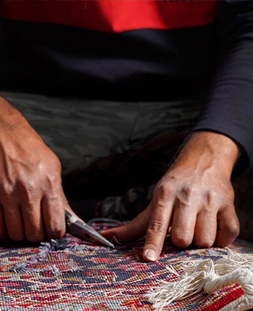 رفو گری قالی در قالیشویی سهیلیه  